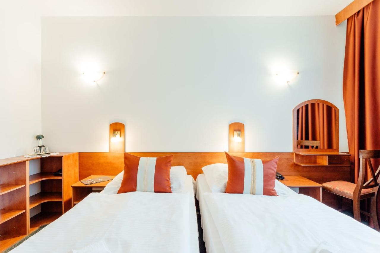 Hotel Sachticka バンスカー・ビストリツァ エクステリア 写真