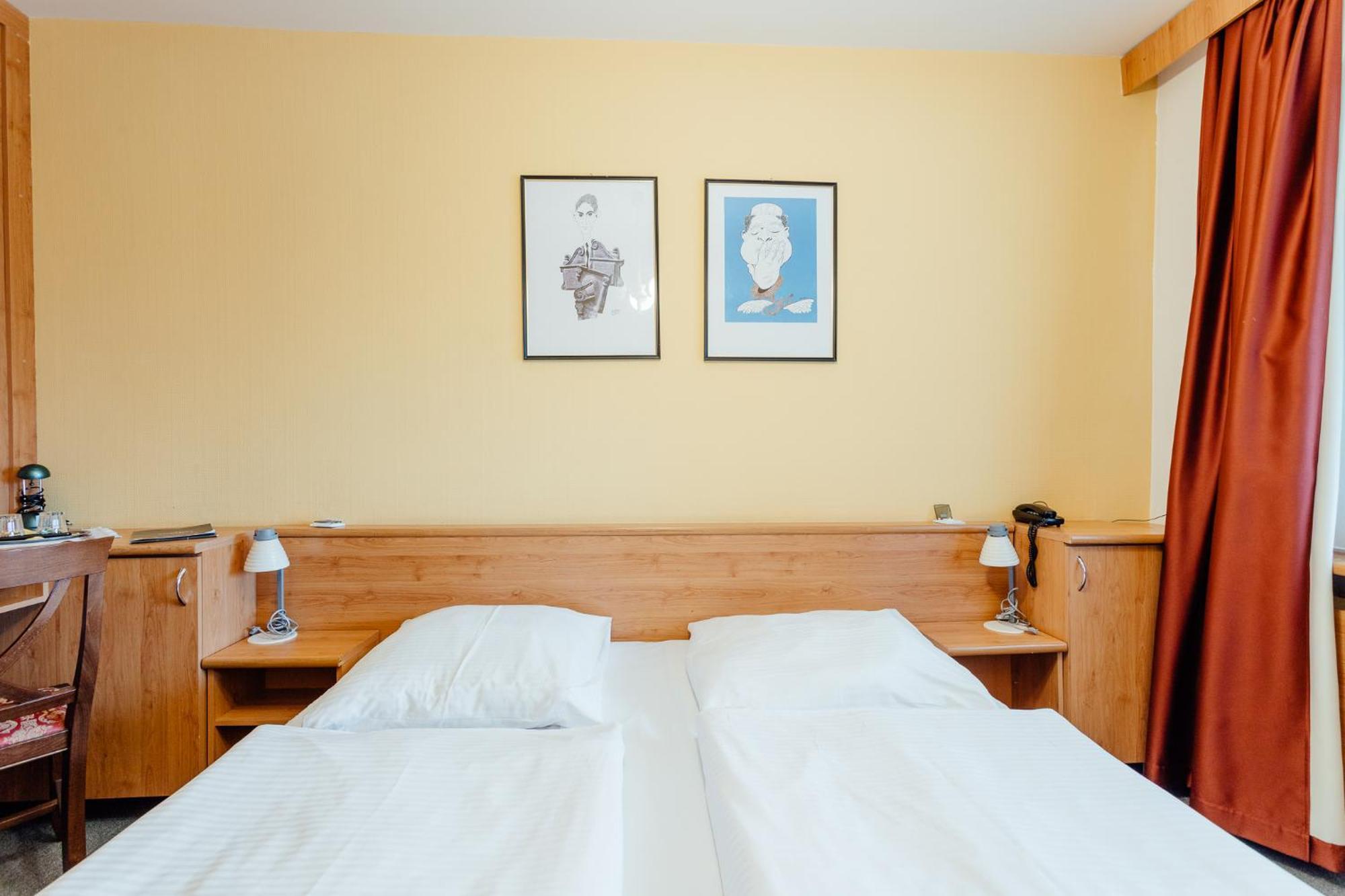Hotel Sachticka バンスカー・ビストリツァ エクステリア 写真