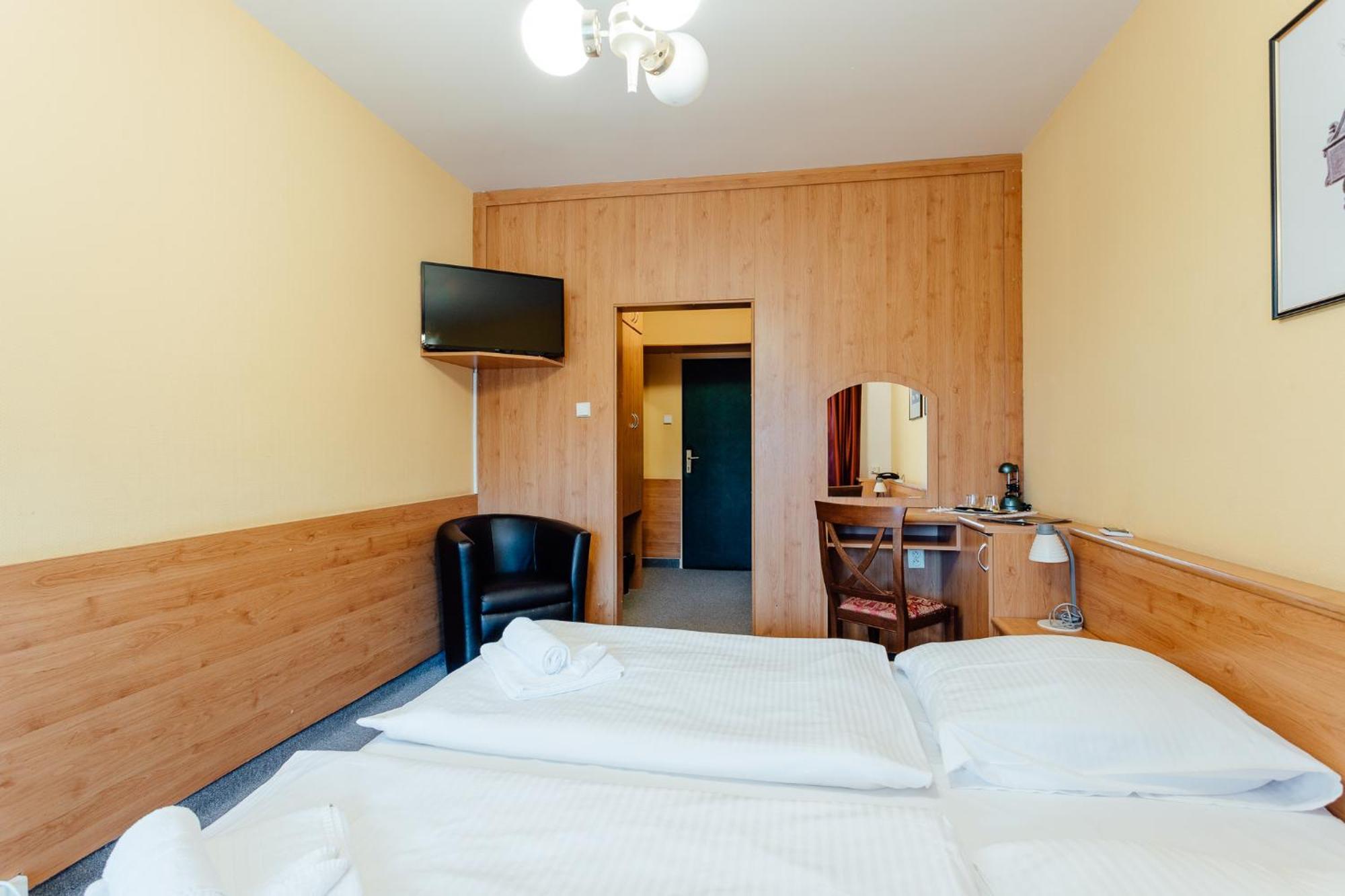 Hotel Sachticka バンスカー・ビストリツァ エクステリア 写真