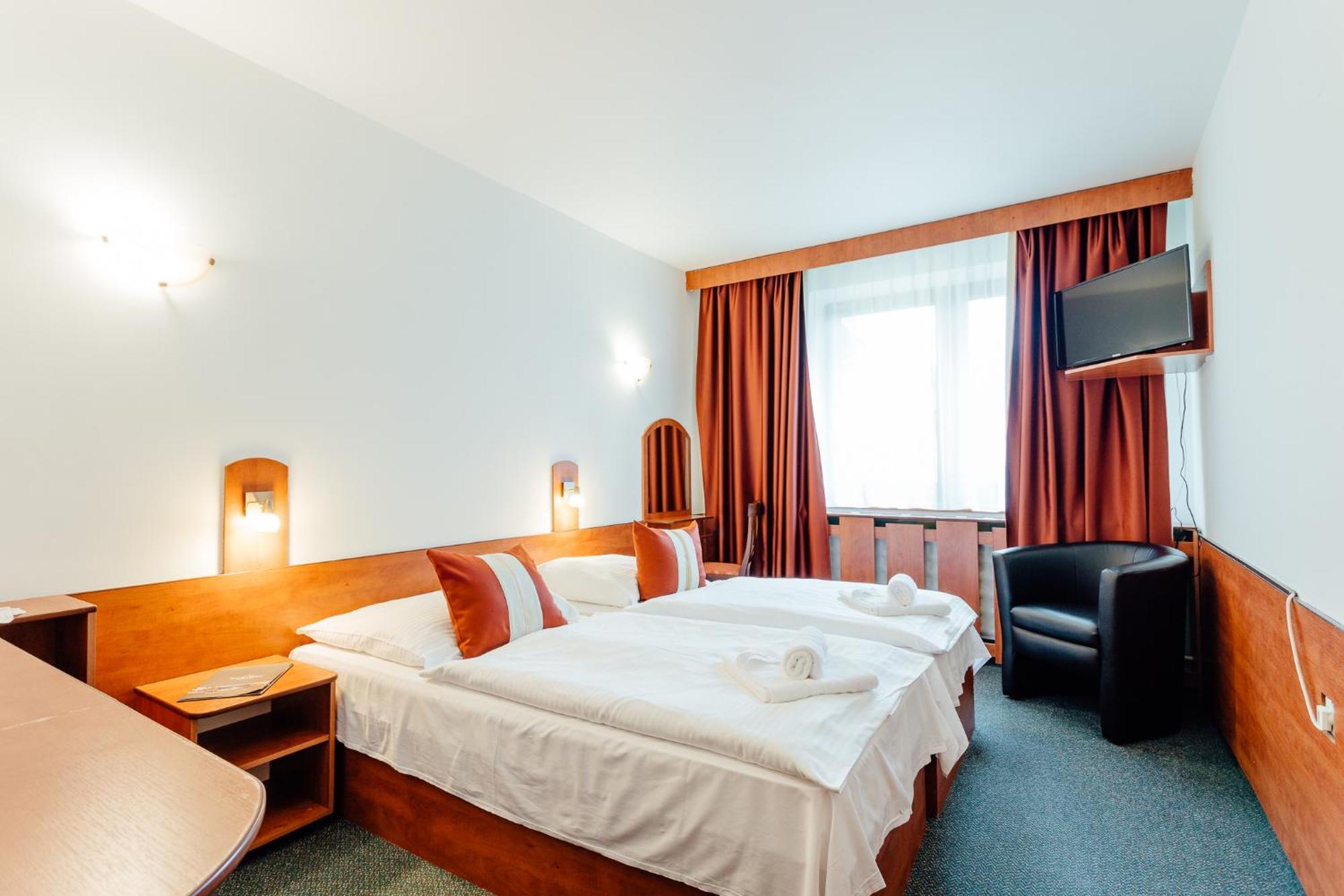 Hotel Sachticka バンスカー・ビストリツァ エクステリア 写真