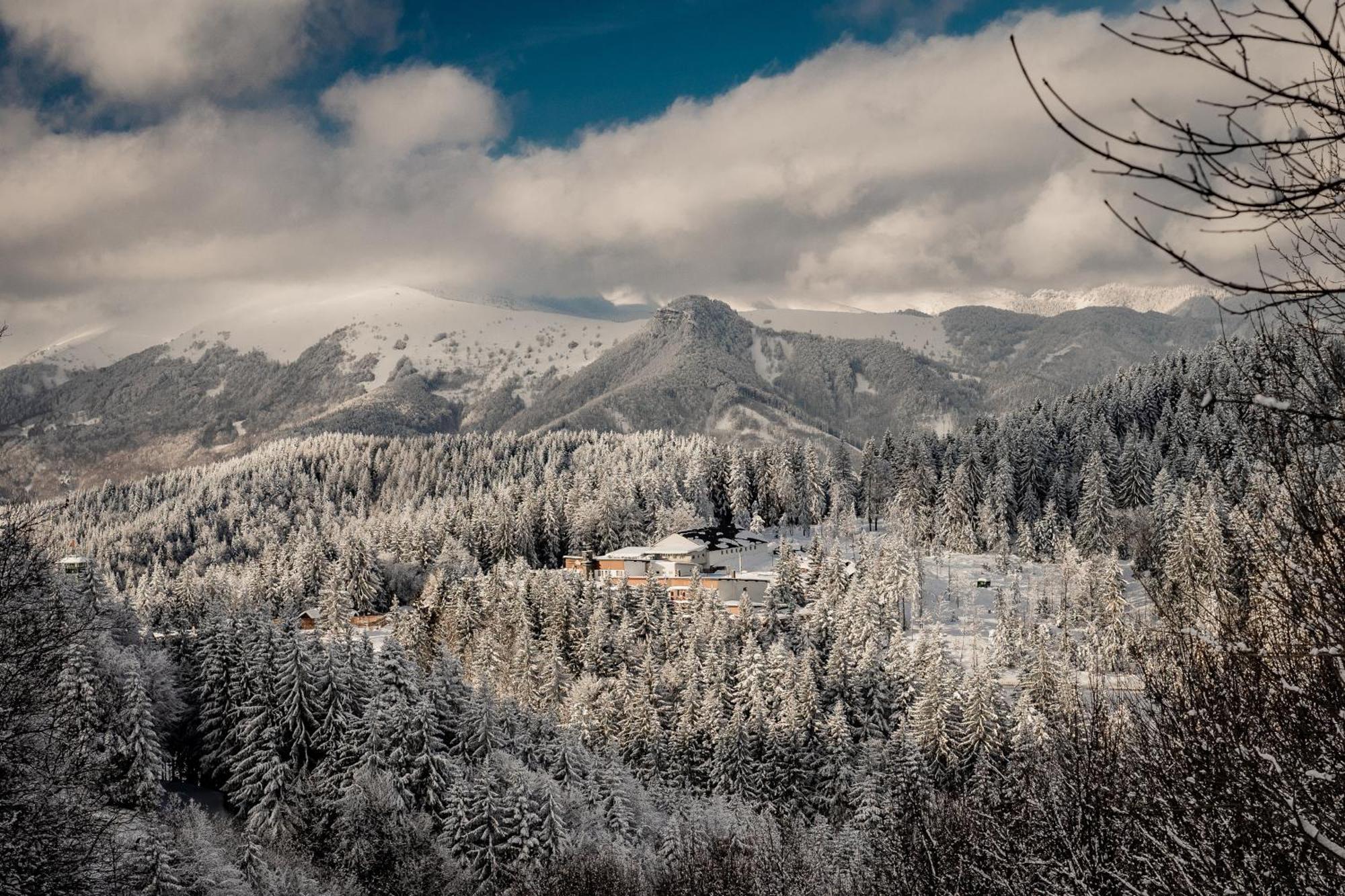 Hotel Sachticka バンスカー・ビストリツァ エクステリア 写真