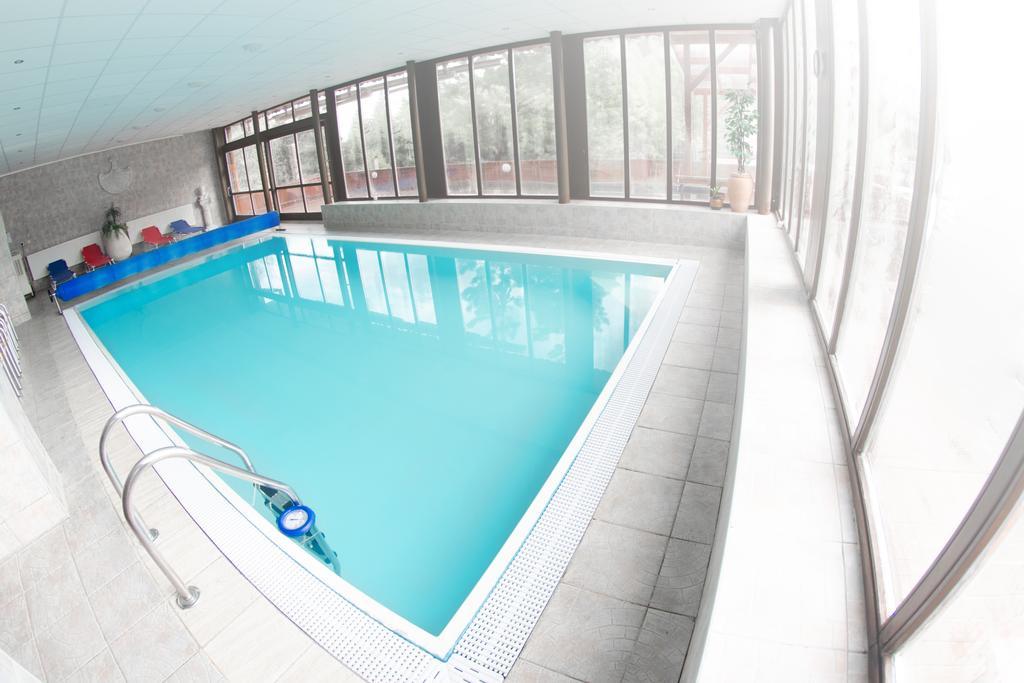 Hotel Sachticka バンスカー・ビストリツァ エクステリア 写真