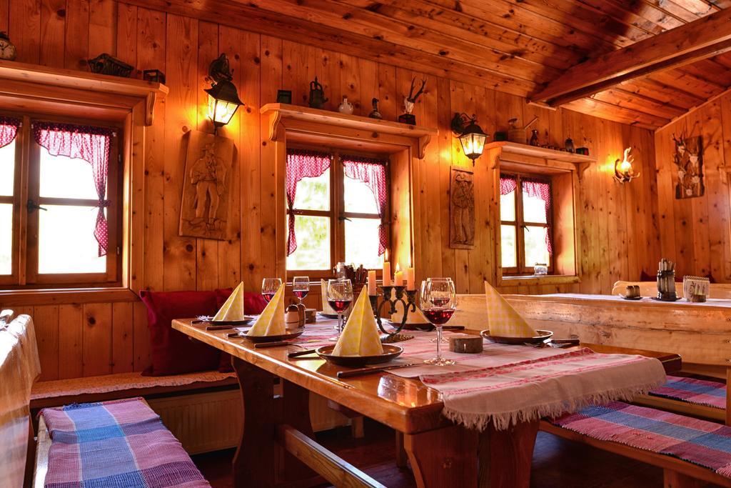 Hotel Sachticka バンスカー・ビストリツァ エクステリア 写真